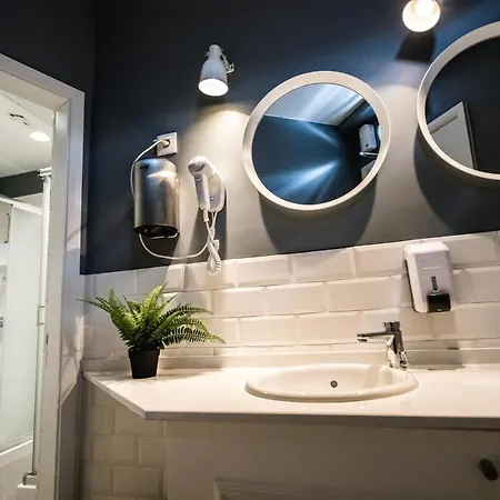 Хостел Home Lisbon Hostel