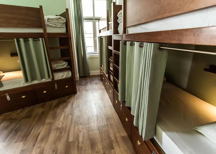 里斯本家庭旅馆 *