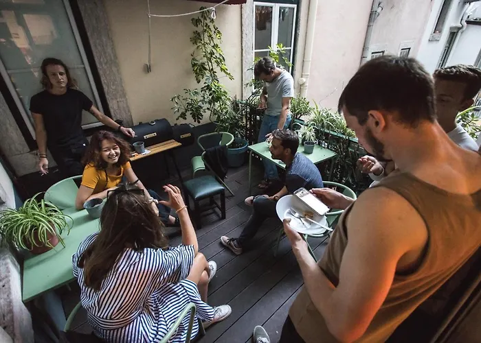 里斯本家庭旅馆 *