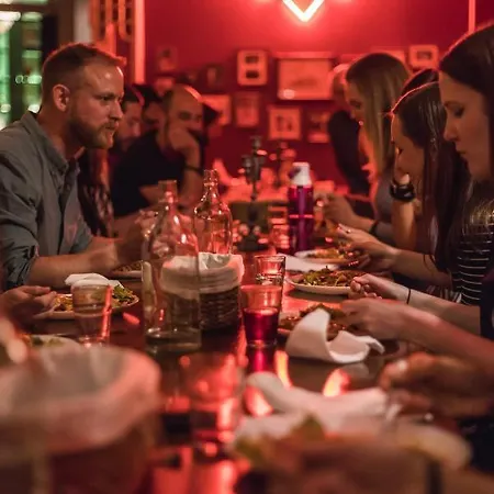 Home Lisbon Hostel بيت شباب