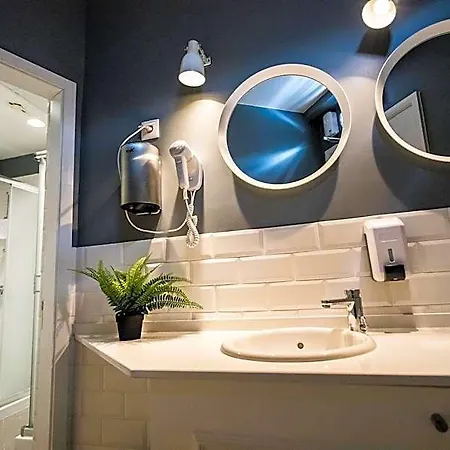 Хостел Home Lisbon Hostel