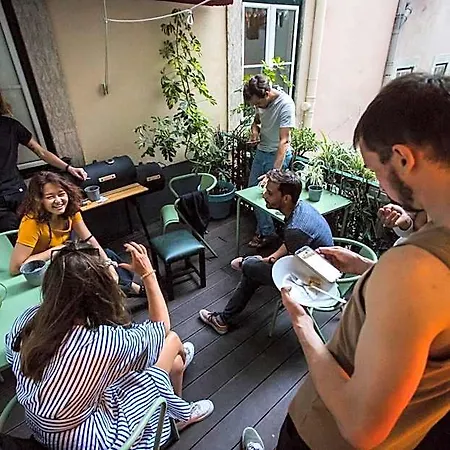 Хостел Home Lisbon Hostel *