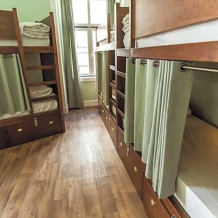 Home Lisbon Hostel * Лиссабон