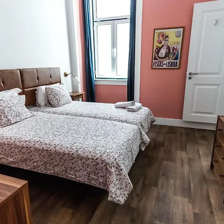 بيت شباب Home Lisbon Hostel *