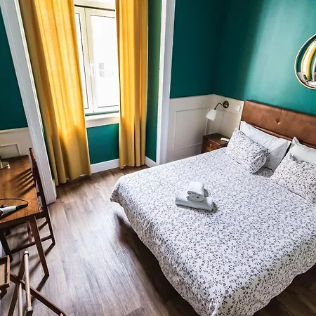 Home Lisbon Hostel بيت شباب