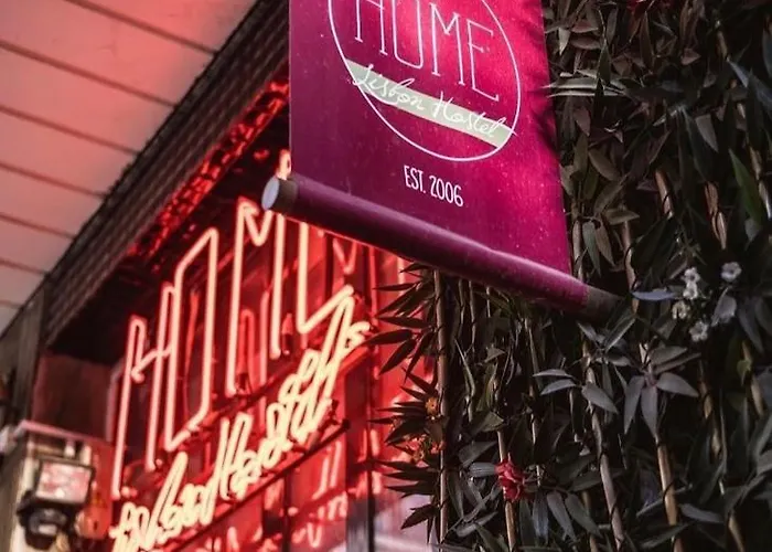 Home Lisbon Hostel *