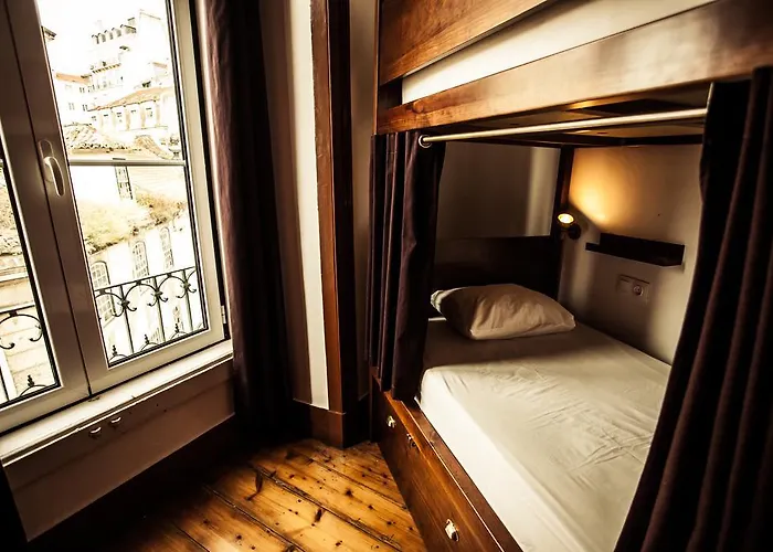 Home Lisbon Hostel