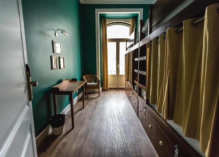 Vandrerhjem Home Lisbon Hostel *